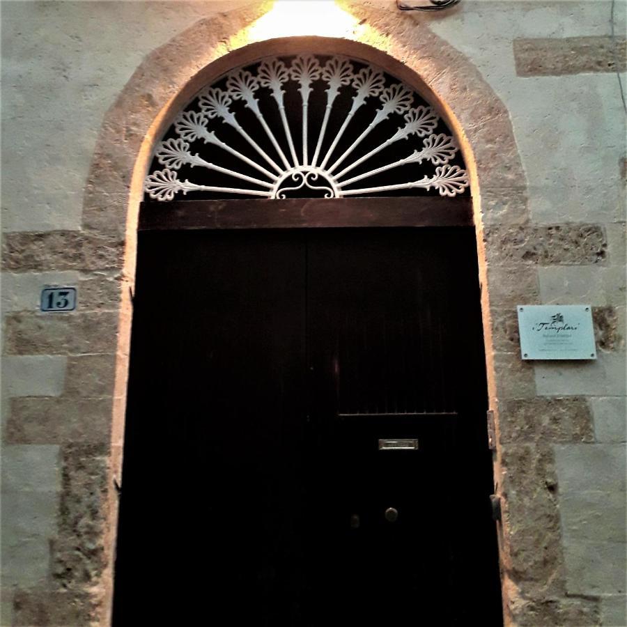 I Templari B&B Self-Contained ブリンディジ エクステリア 写真
